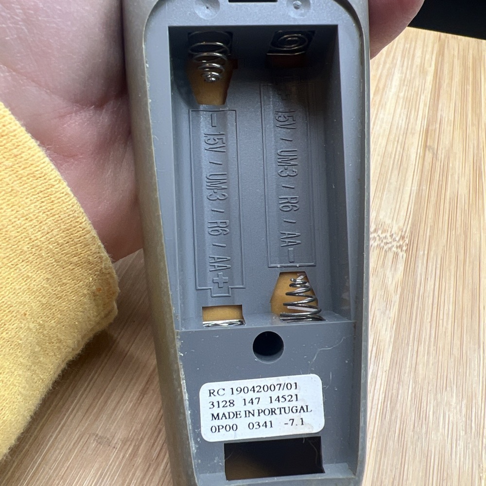 Phillips Remote Control #RC 19042007/01 *untested - Picture 5 of 6